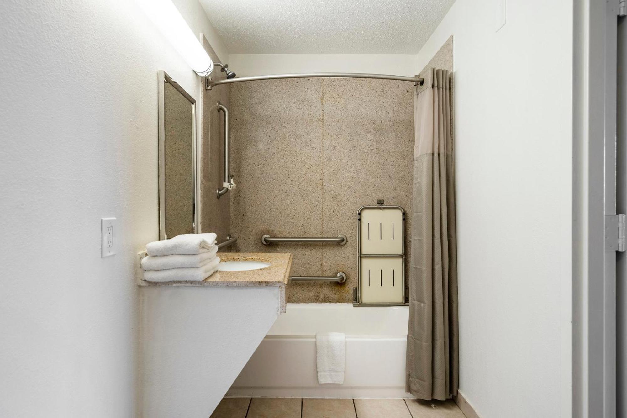 Oyo Hotel Bossier City La - Red River Εξωτερικό φωτογραφία